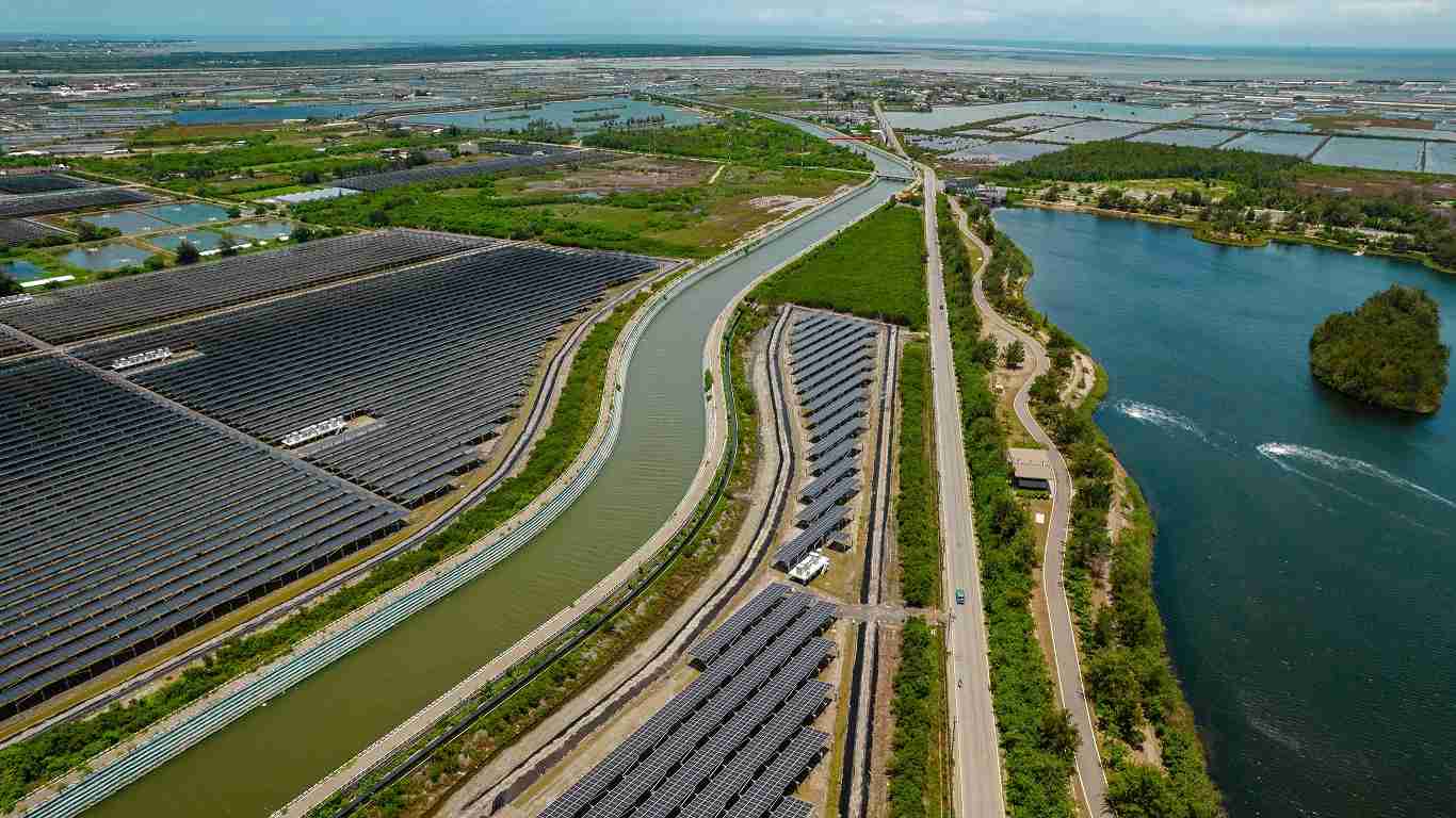 万利能源事业提供智慧能源管理、、、、太阳能监控管理、、、、全方位电厂建置及运维解决方案，，，并拥有管理超过6000案场的经验