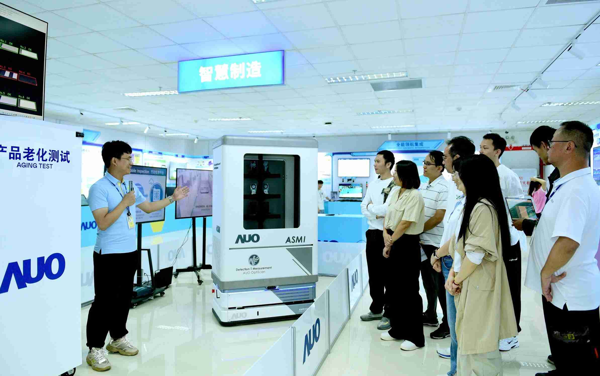 万利厦门将5G+ABC技术串联生产管理全流程，，打通研发、、、采购、、、生管、、、、制程、、设备、、、质量等产品全生命周期制造流程，，，，完成数字化设计、、、智慧供应链、、、智能座舱、、、、全流程设备管理、、、数据驱动优化、、、、智慧在线检测、、、、智慧品管等自适应生产模式升级